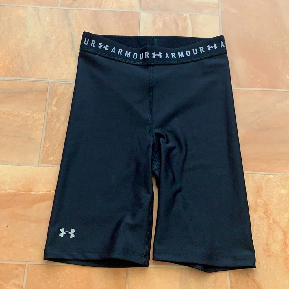 Under Armour Women's Black Long Stretch Bike Shorts